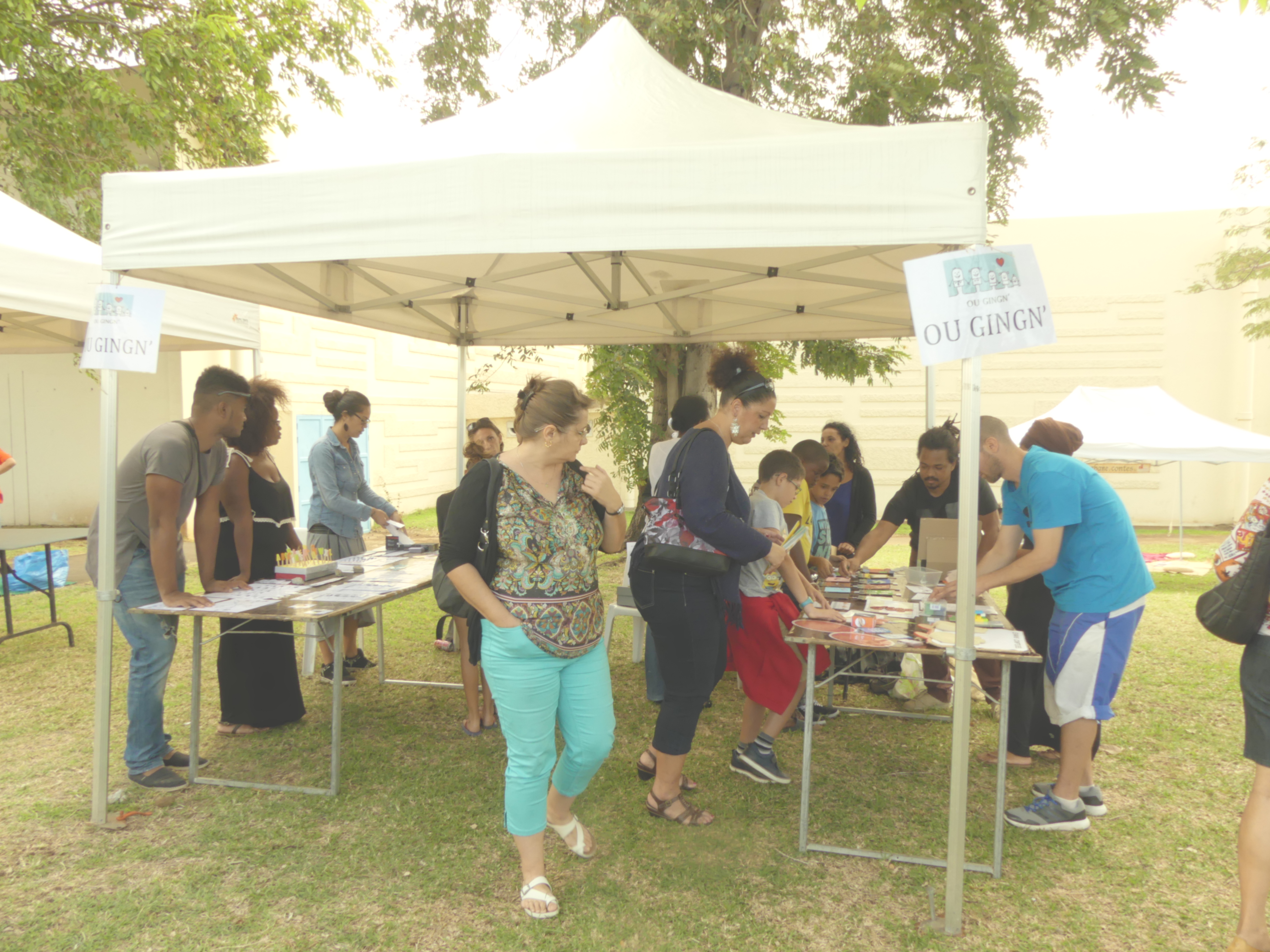 Photo Journee Nationale des DYS 2017 - 49 - Stand Ou Gingn.JPG